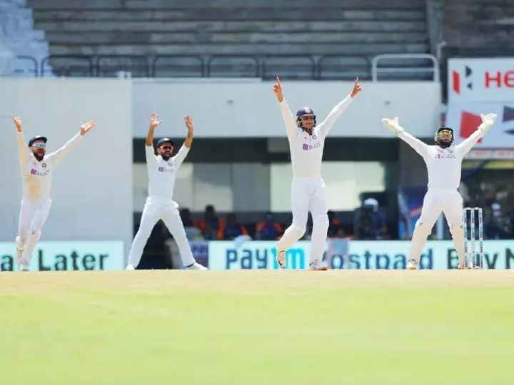81 रन पर सिमटी इंगलिश टीम की दूसरी पारी, मात्र 49 रन का टारगेट