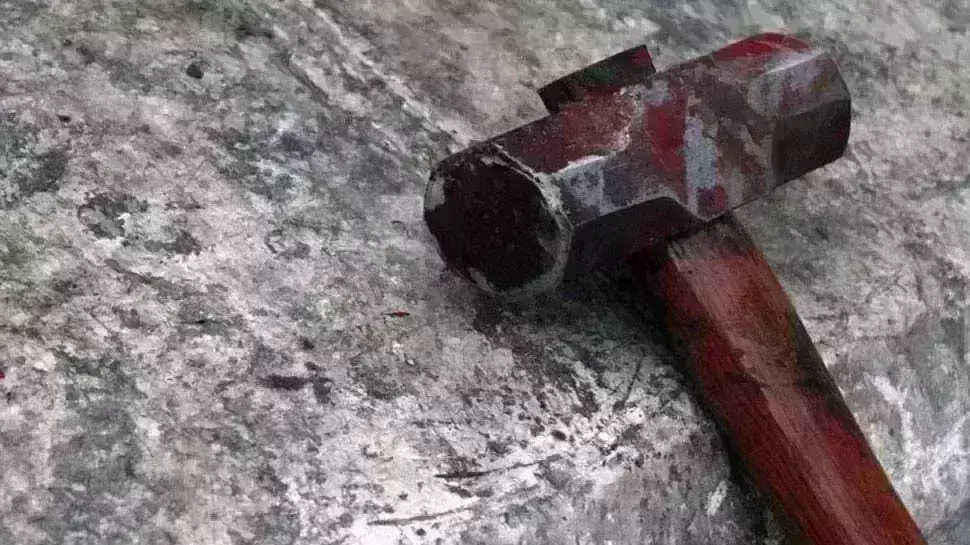 рдкрддреНрдиреА рдХреА рд╣рддреНрдпрд╛ рдкрд░ рджреЛрд╖реА рдкрддрд┐ рдХреА рдЕрдкреАрд▓ рдХреЛ рдмреЙрдореНтАНрдмреЗ рд╣рд╛рдИрдХреЛрд░реНрдЯ рдиреЗ рдХрд┐рдпрд╛ рдЦрд╛рд░рд┐рдЬ рдкрддреНрдиреА рдХреА рд╣рддреНрдпрд╛ рдкрд░ рджреЛрд╖реА рдкрддрд┐ рдХреА рдЕрдкреАрд▓ рдХреЛ рдмреЙрдореНтАНрдмреЗ рд╣рд╛рдИрдХреЛрд░реНрдЯ рдиреЗ рдХрд┐рдпрд╛ рдЦрд╛рд░рд┐рдЬ