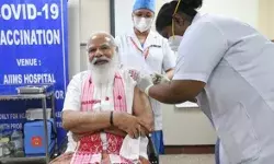 पीएम ने एम्स में लगवाई कोरोना की वैक्सीन