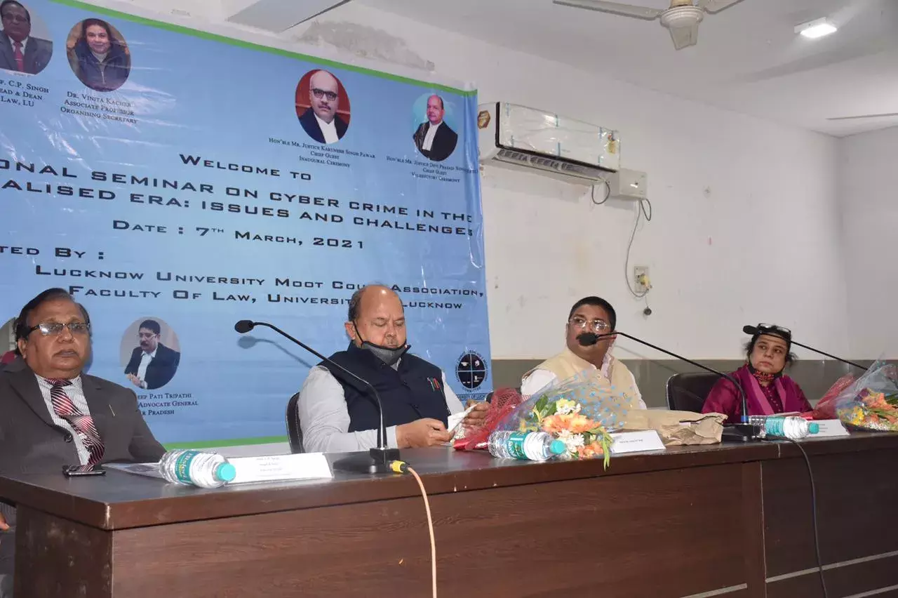 लखनऊ विश्वविद्यालय में मूट कोर्ट एसोसिएशन ने किया सेमिनार का आयोजन... लखनऊ विश्वविद्यालय में मूट कोर्ट एसोसिएशन ने किया सेमिनार का आयोजन...