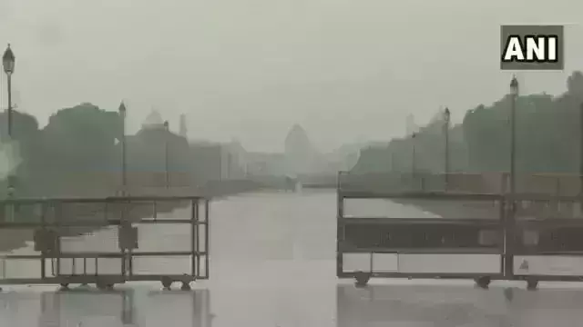 दिल्ली-एनसीआर के कई इलाकों में बारिश