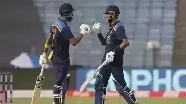 भारत ने इंग्लैंड के सामने रखा 318 रनों का लक्ष्य...