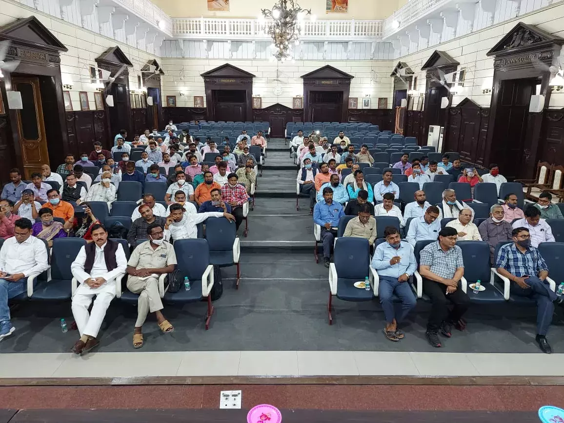 рдПрд▓рдпреВ: рдХреЗрдВрджреНрд░реАрдХреГрдд рдкреНрд░рд╡реЗрд╢ рдкреНрд░рдгрд╛рд▓реА рд╕реЗ рдорд╣рд╛рд╡рд┐рджреНрдпрд╛рд▓рдпреЛрдВ рдХреЗ рд╡рд┐рднрд┐рдиреНрди рдкрд╛рдареНрдпрдХреНрд░рдореЛрдВ рдореЗрдВ рдорд┐рд▓реЗрдЧрд╛ рдкреНрд░рд╡реЗрд╢. рдПрд▓рдпреВ: рдХреЗрдВрджреНрд░реАрдХреГрдд рдкреНрд░рд╡реЗрд╢ рдкреНрд░рдгрд╛рд▓реА рд╕реЗ рдорд╣рд╛рд╡рд┐рджреНрдпрд╛рд▓рдпреЛрдВ рдХреЗ рд╡рд┐рднрд┐рдиреНрди рдкрд╛рдареНрдпрдХреНрд░рдореЛрдВ рдореЗрдВ рдорд┐рд▓реЗрдЧрд╛ рдкреНрд░рд╡реЗрд╢.