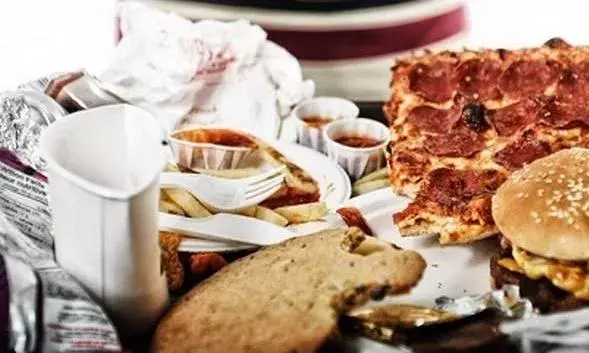 त्योहारों पर अपनी सेहत से न करें समझौता, इन टिप्स को करें फौलो.... त्योहारों पर अपनी सेहत से न करें समझौता, इन टिप्स को करें फौलो....