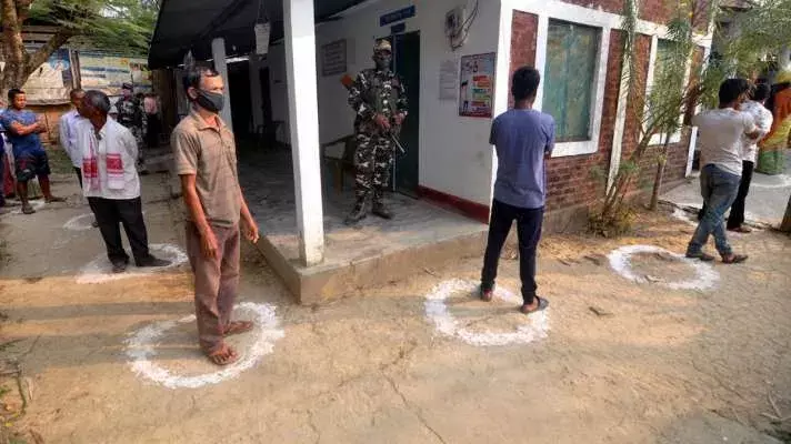 पश्चिम बंगाल विधानसभा चुनाव: दूसरे चरण के चुनाव में 11:00 बजे तक मतदान का प्रतिशत 37.42 पहुंचा...