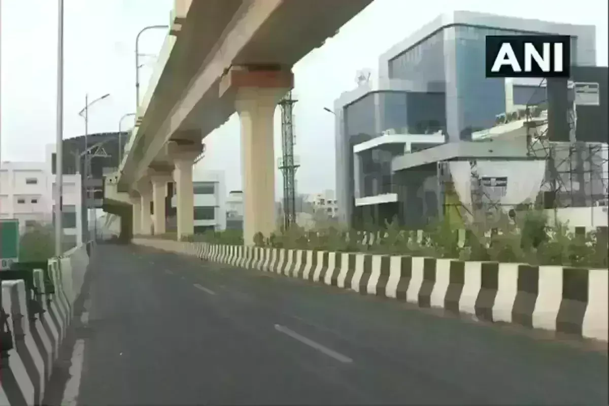 कोरोना के बढ़ते कहर के बीच उत्तर प्रदेश की राजधानी लखनऊ में नाईट कर्फ्यू....