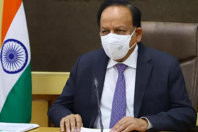 वैक्सीन पर शुरू हुई राजनीति, स्वास्थ्य मंत्री ने वैक्सीन की कमी पर कही ये बात....