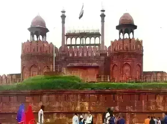 दिल्ली के लाल किला समेत सभी स्मारकों में पर्यटकों के प्रवेश पर 15 मई तक पाबंदी.....