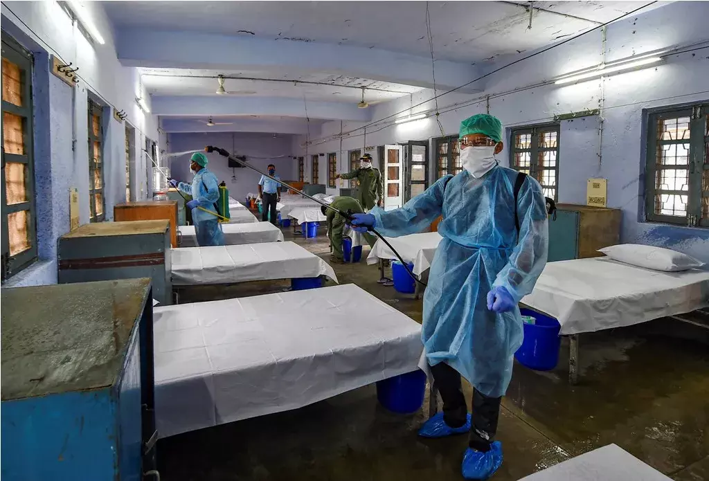 दिल्ली के बिगड़ते हालातों के बीच में ऑक्सीजन और बेड की कमी, राज्य सरकार ने की प्राइवेट संस्थाओं और केंद्र सरकार से मांग....