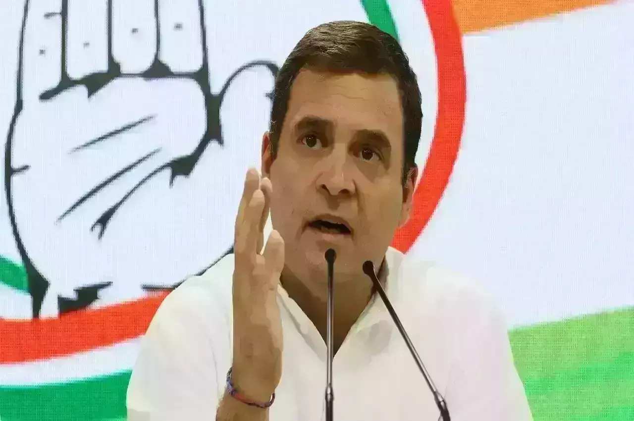 देश के बिगड़ते हालातों को देखकर कांग्रेस के पूर्व अध्यक्ष राहुल गांधी ने रद्द की पश्चिम बंगाल की सभी रैलियां..... देश के बिगड़ते हालातों को देखकर कांग्रेस के पूर्व अध्यक्ष राहुल गांधी ने रद्द की पश्चिम बंगाल की सभी रैलियां.....