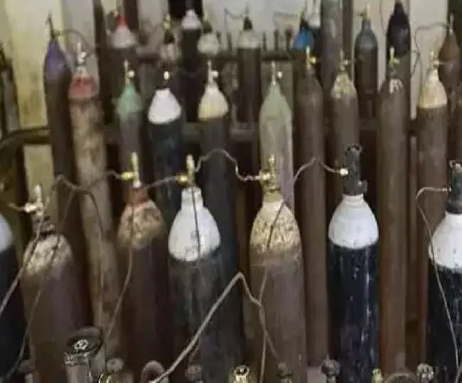 ऑक्सीजन की किल्लत पर हाईकोर्ट में हुई सुनवाई, कहा- केंद्र की भी कुछ जिम्मेदारी तय की जानी चाहिए....