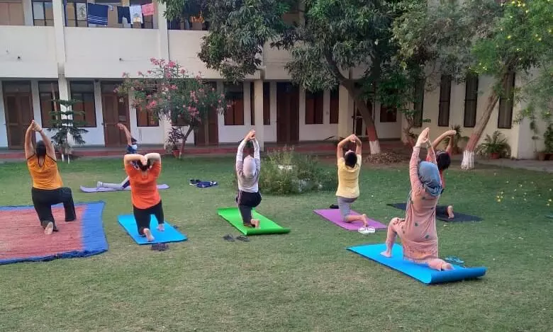 कोरोना के कहर के बीच लखनऊ विश्वविद्यालय का निवेदिता छात्रावास पेश कर रहा मिसाल..... कोरोना के कहर के बीच लखनऊ विश्वविद्यालय का निवेदिता छात्रावास पेश कर रहा मिसाल.....