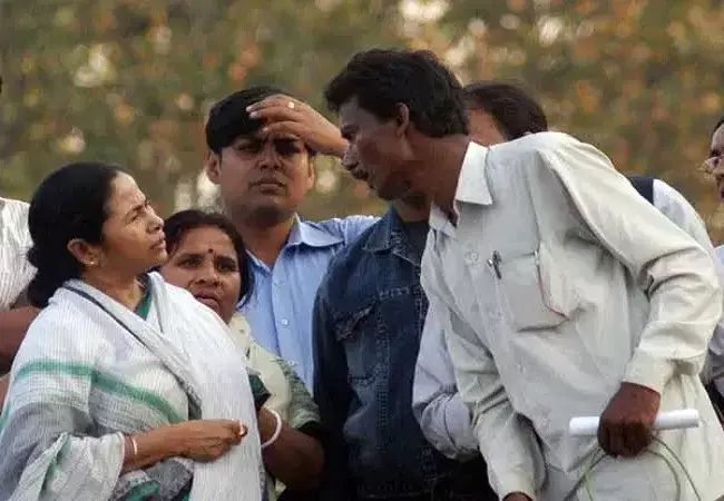 मद्रास हाई कोर्ट की फटकार के बाद चुनाव आयोग ने सभी विजय जुलूस पर लगाई पाबंदी... मद्रास हाई कोर्ट की फटकार के बाद चुनाव आयोग ने सभी विजय जुलूस पर लगाई पाबंदी...