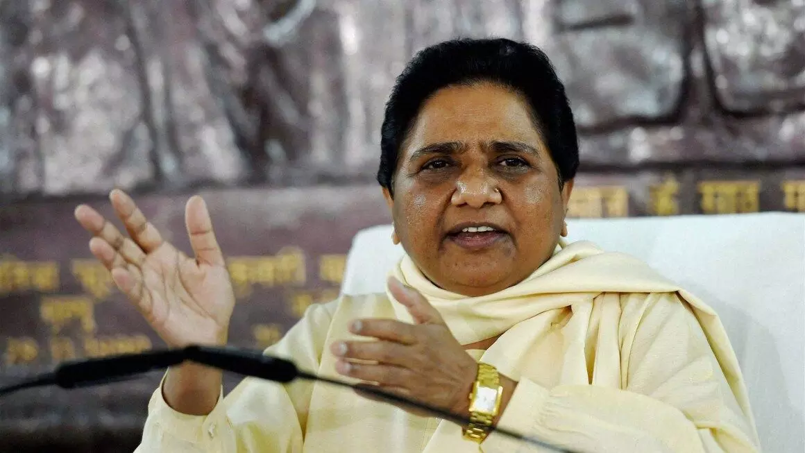 मायावती ने ट्विटर के जरिए ट्वीट करते हुए सरकार से की वैक्सीनेशन की मुहिम में पूंजी पतियों से सहायता लेने की मांग.... मायावती ने ट्विटर के जरिए ट्वीट करते हुए सरकार से की वैक्सीनेशन की मुहिम में पूंजी पतियों से सहायता लेने की मांग....
