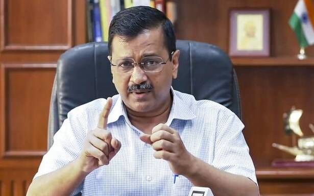 दिल्ली की नाजुक स्थिति को देखते हुए मुख्यमंत्री अरविंद केजरीवाल ने बुलाई अधिकारियों के साथ समीक्षा बैठक.....