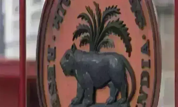 कोरोना से लड़ाई के लिए RBI ने झोंकी ताकत, खोले राहत के दरवाजे.....