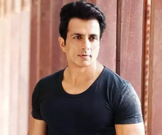 इस महामारी के दौर में मसीहा बने सोनू सूद, बचाई 22 कोरोना मरीजों की जान....