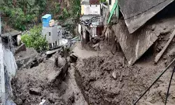 рдЙрддреНрддрд░рд╛рдЦрдВрдб рдХреЗ рдЯрд┐рд╣рд░реА рдЬрд┐рд▓реЗ рдХреЗ рджреЗрд╡рдкреНрд░рдпрд╛рдЧ рдореЗрдВ рдмрд╛рджрд▓ рдлрдЯрдиреЗ рд╕реЗ рд╣реБрдЖ рднрд╛рд░реА рдиреБрдХрд╕рд╛рди, рдЗрдорд╛рд░рддреЗрдВ рдкреВрд░реА рддрд░рд╣ рдзреНрд╡рд╕реНрдд.... рдЙрддреНрддрд░рд╛рдЦрдВрдб рдХреЗ рдЯрд┐рд╣рд░реА рдЬрд┐рд▓реЗ рдХреЗ рджреЗрд╡рдкреНрд░рдпрд╛рдЧ рдореЗрдВ рдмрд╛рджрд▓ рдлрдЯрдиреЗ рд╕реЗ рд╣реБрдЖ рднрд╛рд░реА рдиреБрдХрд╕рд╛рди, рдЗрдорд╛рд░рддреЗрдВ рдкреВрд░реА рддрд░рд╣ рдзреНрд╡рд╕реНрдд....