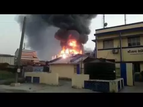 ब्रेकिंग न्यूज़ : महाराष्ट्र में   तारापुर एमआईडीसी इलाके में भयानक आग लगी , मौके पर  पहुंची , खबर मिलने तक कोई हताहत नहीं