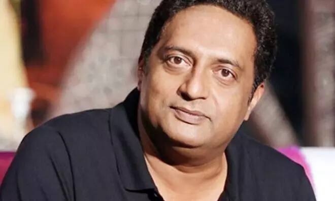 कोरोना काल में मदद के लिए आगे आए वांटेड के विलेन प्रकाश राज