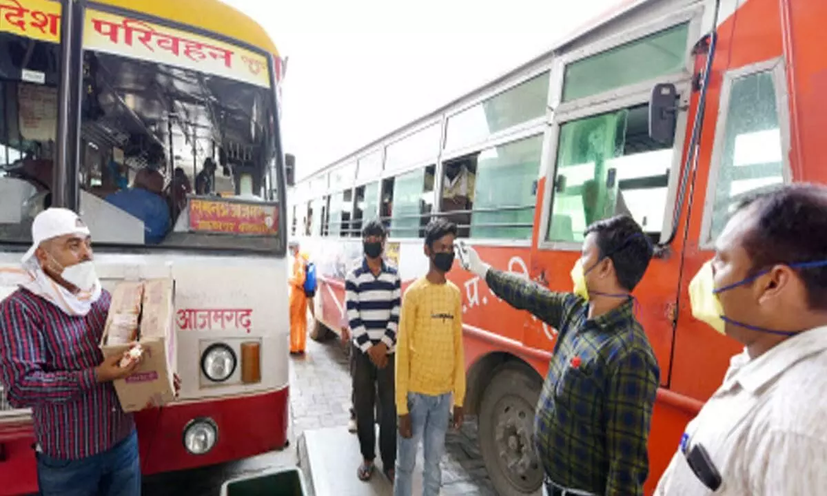 कोविड महामारी संक्रमण को देखते हुए उत्तर प्रदेश परिवहन विभाग ने 60 एसी बसों पर लगाई अगले आदेशों तक रोक.... कोविड महामारी संक्रमण को देखते हुए उत्तर प्रदेश परिवहन विभाग ने 60 एसी बसों पर लगाई अगले आदेशों तक रोक....