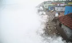 गुजरात के साथ तूफान ताउते का कहर उत्तर प्रदेश के जिलों में भी देखने को मिलेगा मौसम विभाग ने जारी किया ऑरेंज अलर्ट....