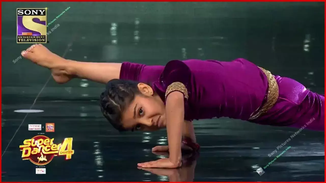 सुपर डांसर चैप्टर 4 के सेट पर अर्शिया शर्मा ने दिया मशहूर अदाकारा रेखा को ट्रिब्यूट