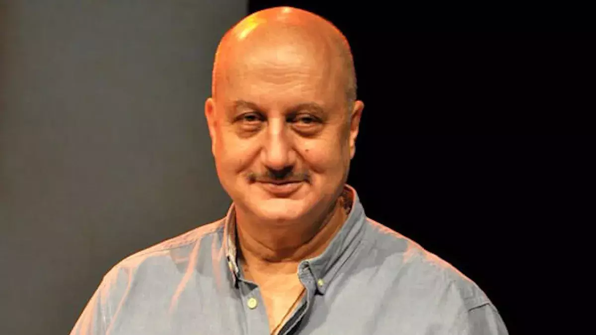 इंडस्ट्री में 37 साल पूरे करने पर पुराने दिन याद कर इमोशनल हुए अनुपम खेर इंडस्ट्री में 37 साल पूरे करने पर पुराने दिन याद कर इमोशनल हुए अनुपम खेर