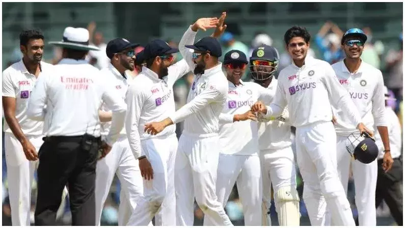 WTC का फाइनल देखने के लिए फैन्स में दिखा क्रेज, लिमिटेड सीट्स के चलते 2 लाख में बिक रही है टिकट..... WTC का फाइनल देखने के लिए फैन्स में दिखा क्रेज, लिमिटेड सीट्स के चलते 2 लाख में बिक रही है टिकट.....