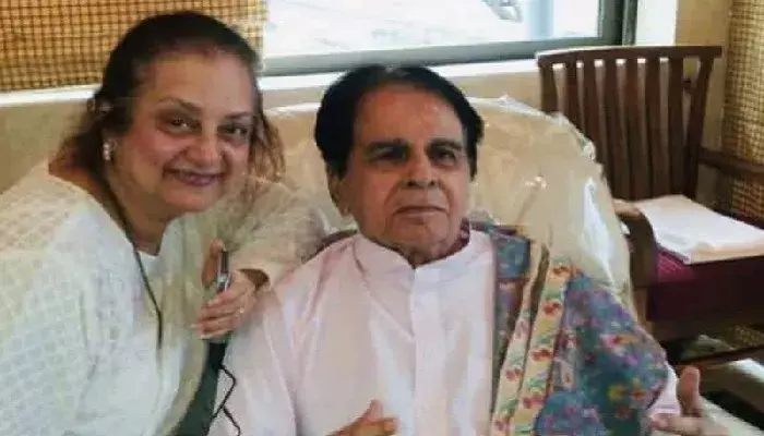 बॉलीवुड के दिग्गज कलाकार दिलीप कुमार को सांस लेने में हुई तकलीफ, अस्पताल में हुए भर्ती