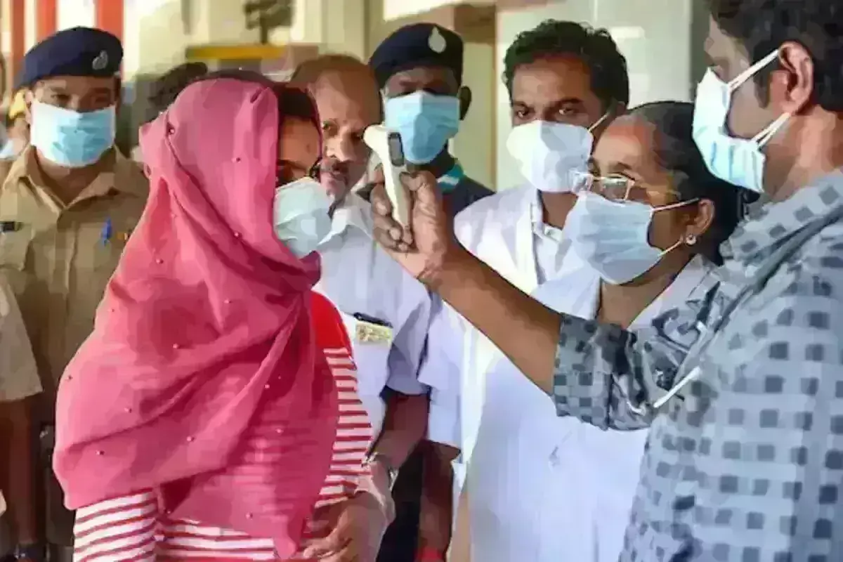 लगातार दूसरे दिन एक लाख से कम नए केस, बीते 24 घंटे में 2219 मौतें, संक्रमण दर भी 5 फीसदी से नीचे लगातार दूसरे दिन एक लाख से कम नए केस, बीते 24 घंटे में 2219 मौतें, संक्रमण दर भी 5 फीसदी से नीचे