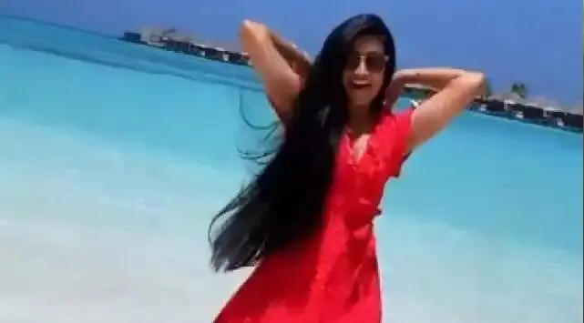 धनश्री वर्मा का नया डांस वीडियो हुआ वायरल, 2 घंटे में ही 10 लाख से ज्यादा views