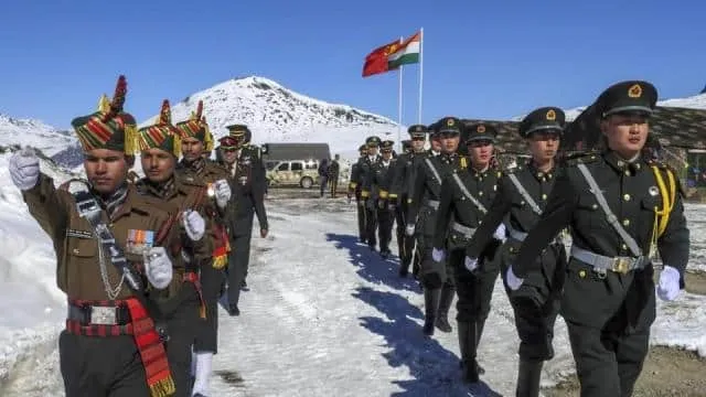 अब चीन की सेना पर उंगली उठाना माना जाएगा गुनाह ड्रैगन ने बनाया नया कानून अब चीन की सेना पर उंगली उठाना माना जाएगा गुनाह ड्रैगन ने बनाया नया कानून
