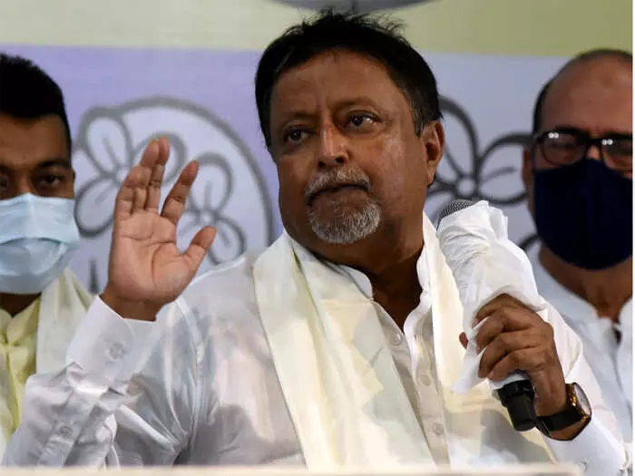 भारतीय जनता पार्टी छोड़कर मुकुल रॉय ने थामा तृणमूल कांग्रेस का हाथ, गृह मंत्रालय ने वापस ली सुरक्षा भारतीय जनता पार्टी छोड़कर मुकुल रॉय ने थामा तृणमूल कांग्रेस का हाथ, गृह मंत्रालय ने वापस ली सुरक्षा