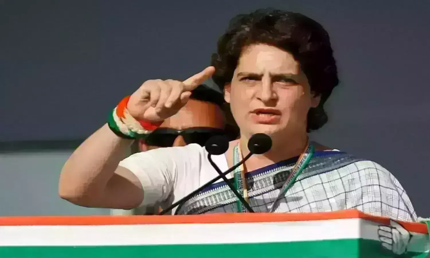 महंगाई को लेकर के प्रियंका गांधी का केंद्र सरकार पर वार कहा- जनता अपना पेट काट रही है मोदी सरकार जेब काट रही है महंगाई को लेकर के प्रियंका गांधी का केंद्र सरकार पर वार कहा- जनता अपना पेट काट रही है मोदी सरकार जेब काट रही है