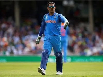 पूर्व कप्तान और दिग्गज विकेटकीपर बल्लेबाज महेंद्र सिंह धोनी का 40वां जन्मदिन पूर्व कप्तान और दिग्गज विकेटकीपर बल्लेबाज महेंद्र सिंह धोनी का 40वां जन्मदिन