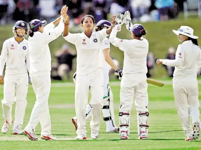 भारतीय महिला क्रिकेट टीम ने गवाई टी-२० सीरीज, 2-1 से इंग्लैंड के नाम जीत