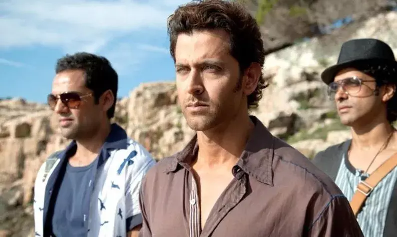 वर्षो बाद एक बार फिर जिंदगी न मिलेगी दोबारा को याद कर आई दोस्तों की याद वर्षो बाद एक बार फिर जिंदगी न मिलेगी दोबारा को याद कर आई दोस्तों की याद