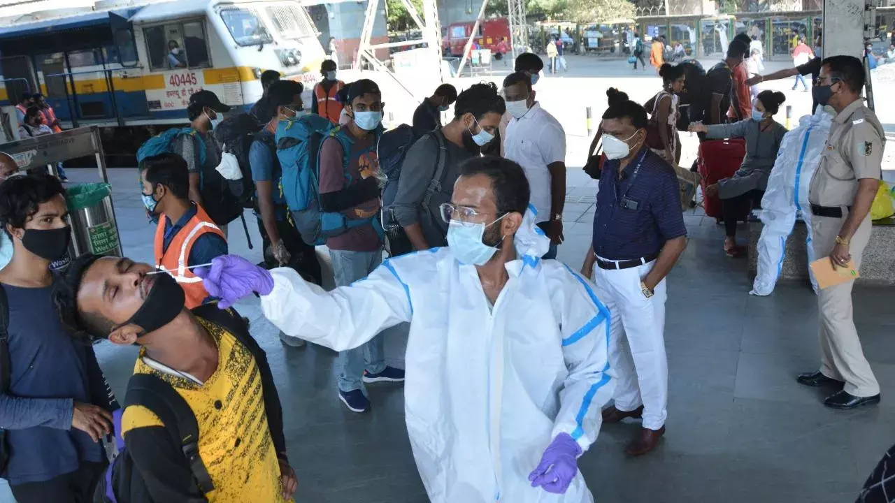 नहीं टला कोरोना का खतरा, बीते 24 घंटे में मिले कोरोना के 38,079 नए मामले नहीं टला कोरोना का खतरा, बीते 24 घंटे में मिले कोरोना के 38,079 नए मामले