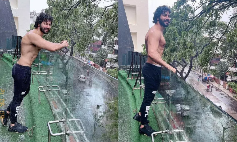 मुंबई की बारिश का मज़ा लेते हुए नजर आए बॉलीवुड के हैंडसम हीरो  वरूण धवन मुंबई की बारिश का मज़ा लेते हुए नजर आए बॉलीवुड के हैंडसम हीरो  वरूण धवन