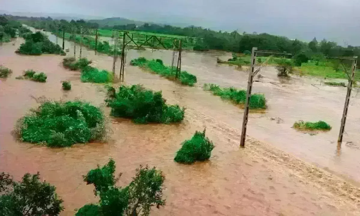 बारिश के कारण महाराष्ट्र की स्थिति खराब- देवेन्द्र फडणवीस बोले जनता की सहायता करे सरकार