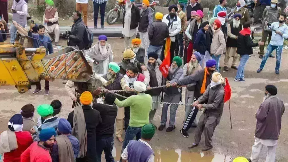 किसान आंदोलन को लेकर बोले कृषि मंत्री नरेंद्र सिंह तोमर- अभी भी किसानो से बात का रखते है प्रस्ताव किसान आंदोलन को लेकर बोले कृषि मंत्री नरेंद्र सिंह तोमर- अभी भी किसानो से बात का रखते है प्रस्ताव