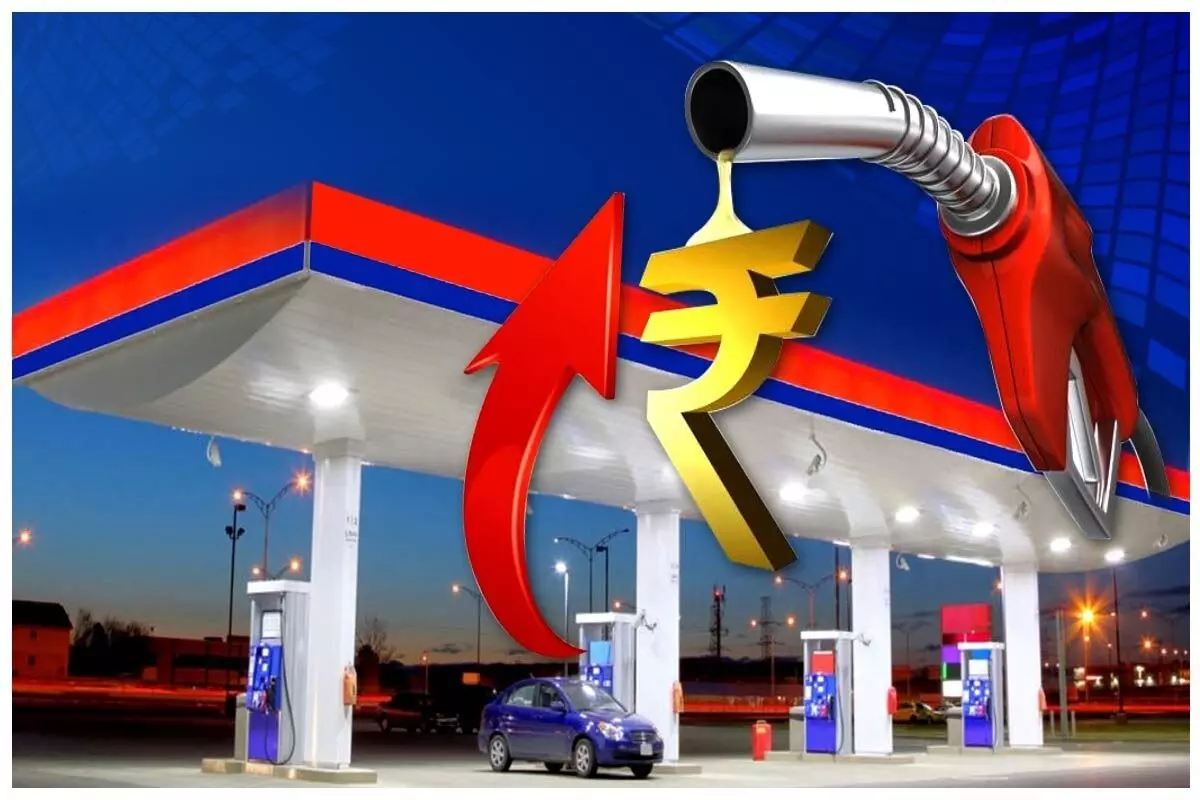 अंतर्राष्ट्रीय बाजारों मे कच्चे तेल की कीमतें घटने के बावजूद घरेलू बाजारों में पेट्रोल और डीजल के दाम स्थिर