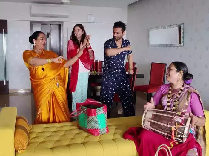 शादी के बाद सबसे बड़ा आशीर्वाद लेकर दिशा और राहुल हुए बेहद खुश शादी के बाद सबसे बड़ा आशीर्वाद लेकर दिशा और राहुल हुए बेहद खुश