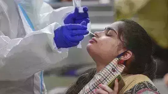 भारत ने 2.5 लाख से अधिक COVID-19 मामलों दर्ज हुए , 627 मौतें; रिकवरी रेट 93.60 फीसदी भारत ने 2.5 लाख से अधिक COVID-19 मामलों दर्ज हुए , 627 मौतें; रिकवरी रेट 93.60 फीसदी