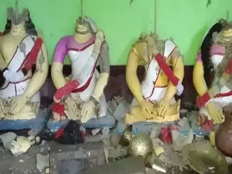 बांग्लादेश के खुलना में हिंदू मंदिरों में हुई तोड़फोड़, मामले की जांच जारी बांग्लादेश के खुलना में हिंदू मंदिरों में हुई तोड़फोड़, मामले की जांच जारी