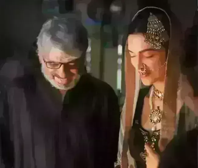 भंसाली ने भारतीय फिल्म इंडस्ट्री में पूरे किए 25 साल, एक्ट्रेस ने दी बधाई भंसाली ने भारतीय फिल्म इंडस्ट्री में पूरे किए 25 साल, एक्ट्रेस ने दी बधाई