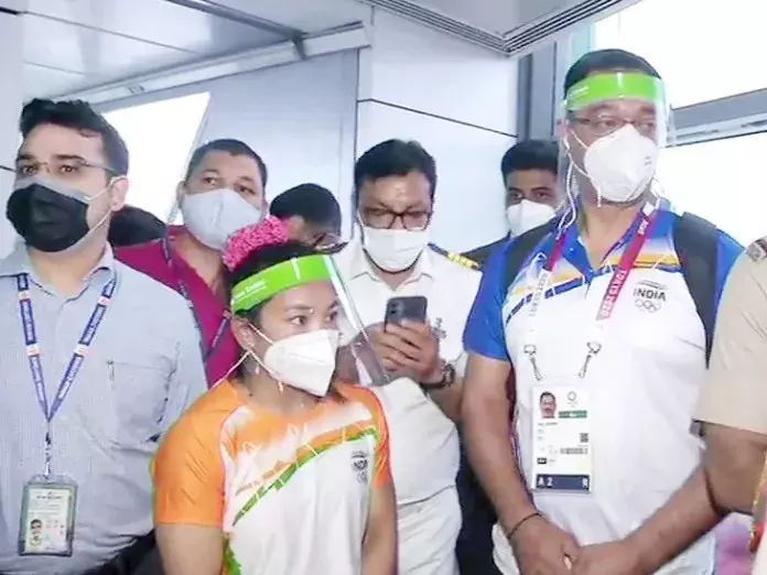 рджрд┐рд▓реНрд▓реА рдкрд╣реБрдВрдЪреА рд╣реЙрдХреА рдЯреАрдо , рдПрдпрд░рдкреЛрд░реНрдЯ рдкрд░ рднрд╛рд░рдд рдорд╛рддрд╛ рдХреА рдЬрдп  рдХреЗ рд▓рдЧрд╛рдП рдЧрдП рдирд╛рд░реЗ рджрд┐рд▓реНрд▓реА рдкрд╣реБрдВрдЪреА рд╣реЙрдХреА рдЯреАрдо , рдПрдпрд░рдкреЛрд░реНрдЯ рдкрд░ рднрд╛рд░рдд рдорд╛рддрд╛ рдХреА рдЬрдп  рдХреЗ рд▓рдЧрд╛рдП рдЧрдП рдирд╛рд░реЗ