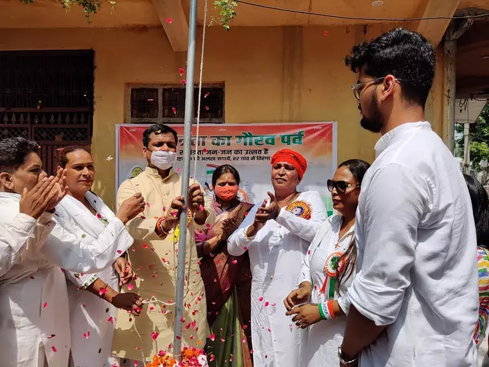 अनोखे अंदाज में मना स्वतंत्रता का पर्व , समाज से उपेक्षित पर अखिल भारतीय विद्यार्थी परिषद  ने दिया सहारा
