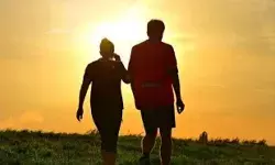 रात के खाने के बाद आधे घंटे के टहलना है जरूरी, जानें इसके फायदे